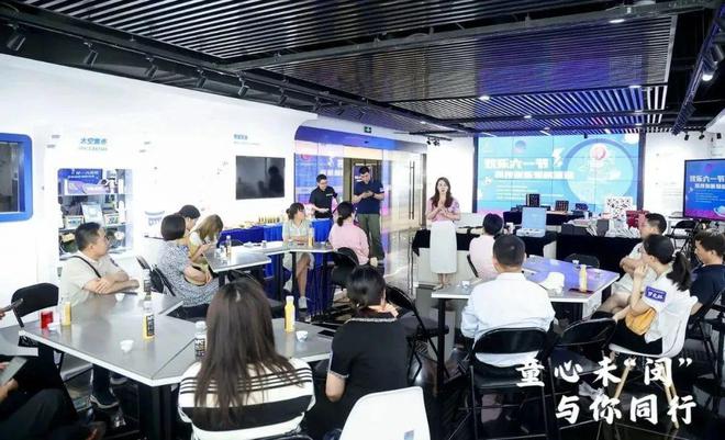 亲手制作小卫星？这也“泰酷辣”(图2)