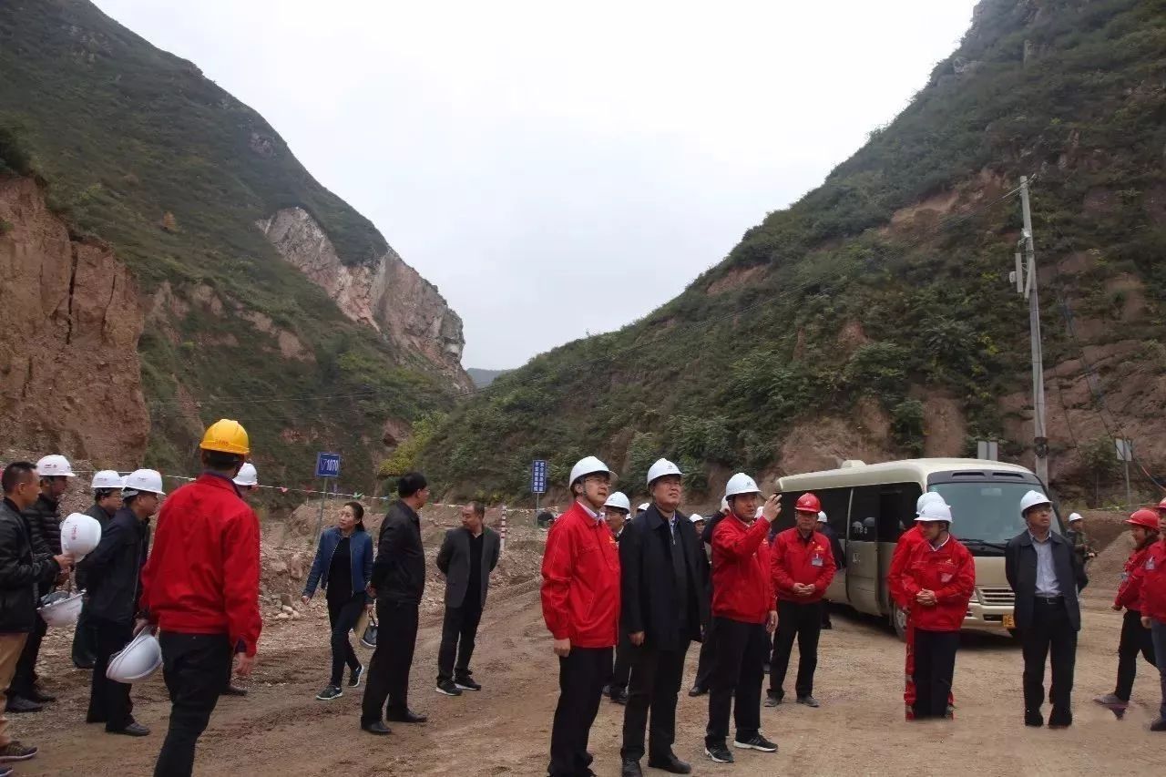 简讯 绿色环保生产智能甘肃天水王军市长深入天水华建新材公司调研行(图1)