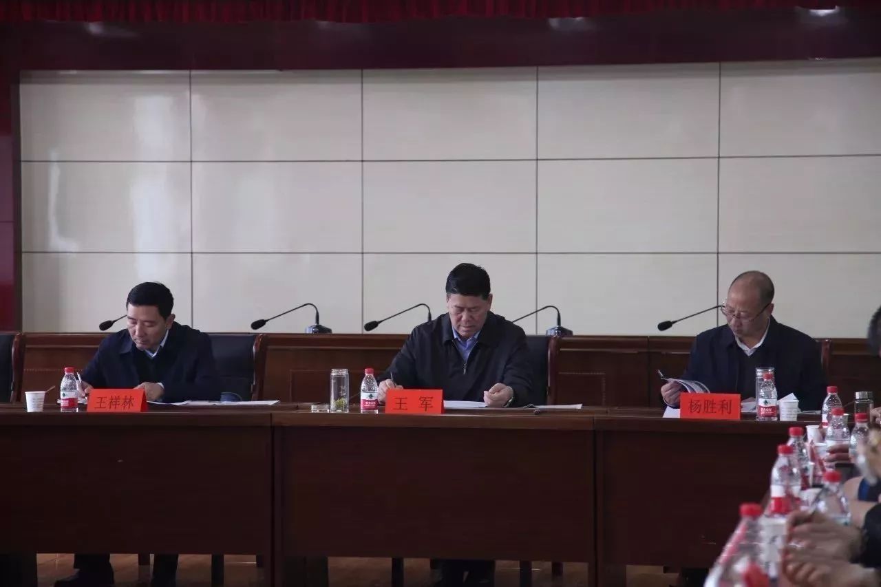 简讯 绿色环保生产智能甘肃天水王军市长深入天水华建新材公司调研行(图6)