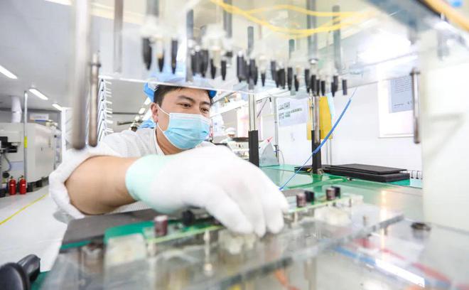 赶订单 忙投产 跑起来——敢闯敢试企业在行动③(图2)