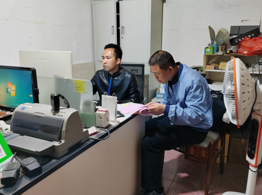 涉案金额近50万元！成都市双流区捣毁一乳胶漆制假窝点(图1)