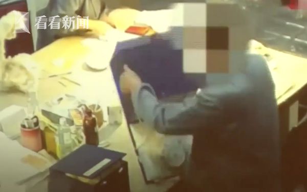 台北故宫博物院文物毁损视频曝光 工作人员误以为箱子是空的(图1)