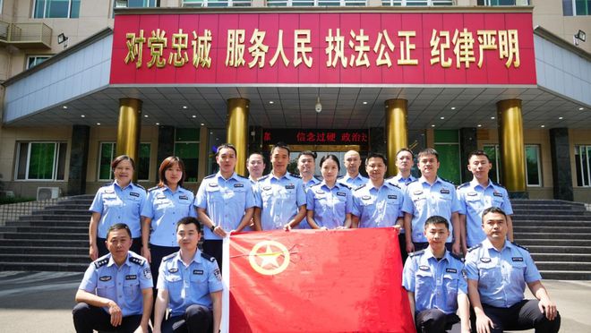 青春集结再建新功 ——龙泉驿区青年突击队全力保大运(图1)