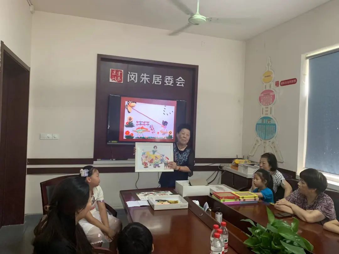 布贴画是什么？民间手作技艺进社区啦！(图1)