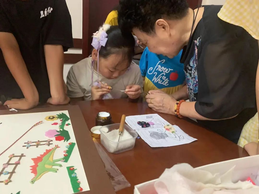 布贴画是什么？民间手作技艺进社区啦！(图4)