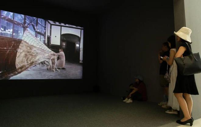 红砖新展 “皮囊之上”前卫艺术家海蒂·布赫在中国首次大型回顾展开幕(图8)