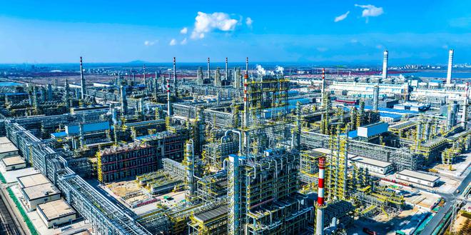 盛虹石化：贯通世界一流炼化全产业链 引领建设新能源新材料高地(图1)