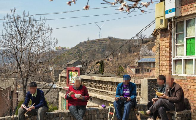 面对亲戚一再开口借我新房住三年要陪他儿子读高中要撕破脸吗(图2)