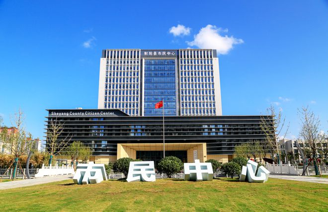 以学促干建新功！县行政审批局推进“五办三化”服务体系建设(图1)