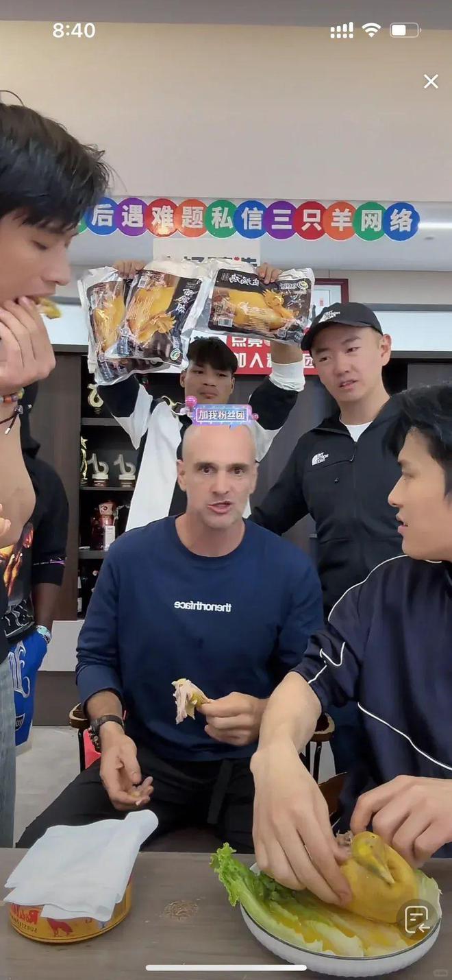 被这个男人的近照吓到了！曾征服世界的他怎么变成了这样？(图11)
