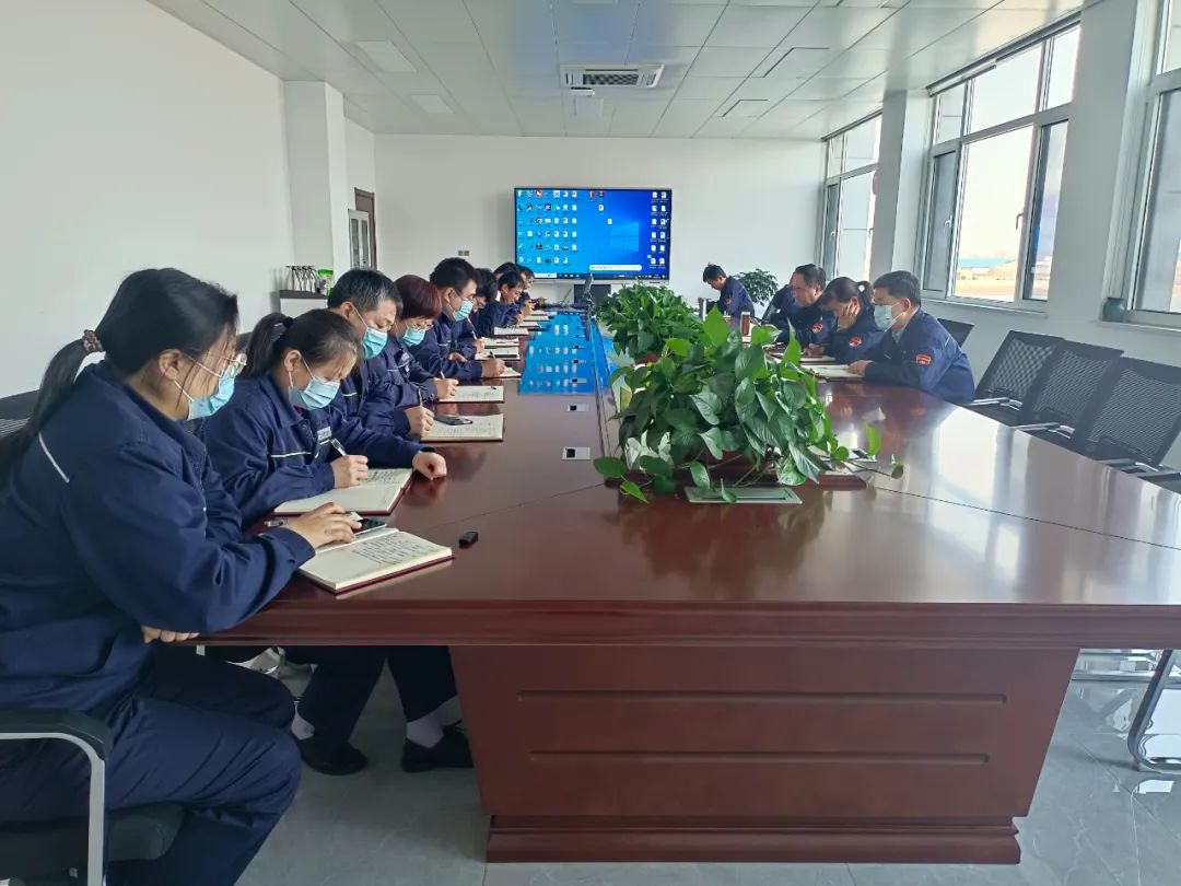 【学骊潍 建新功】对标观摩拓思路 改革创新取“真经”——滨海能源公司组织到骊潍新材料公司开展对标学习活动(图1)