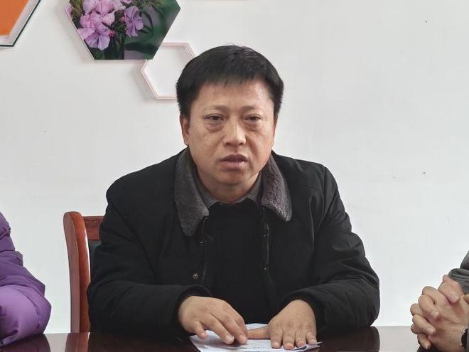 【自我批评找不足 砥砺前行促发展】锦屏镇杏花村召开主题教育专题组织生活会(图4)