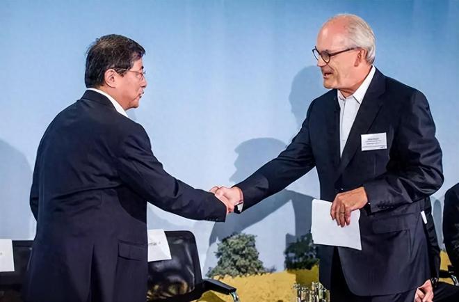 拒当富豪只为报国！做到世界第一抗衡欧美后他把公司送给了国家(图1)