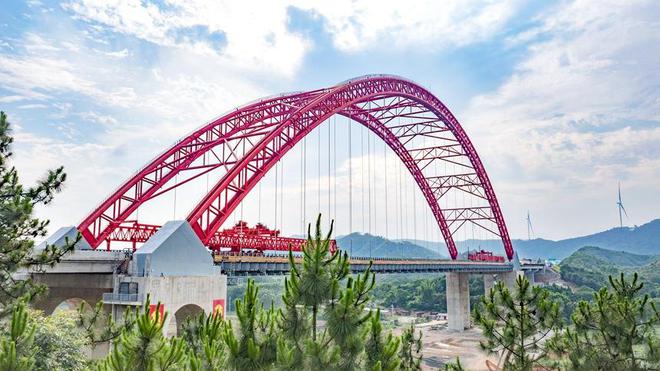 广西路建集团积极践行“绿色建造”理念(图1)