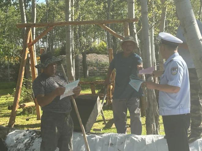 七进宣传丨大庆交警走进农村开展交通安全宣传活动(图4)